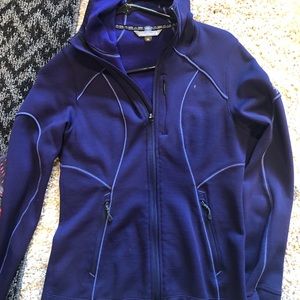 Smart wool zip up